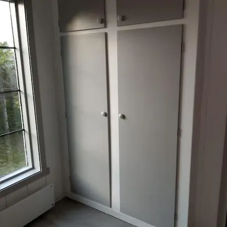 Haus Auf Der Insel Skuloya