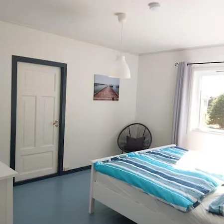 Haus Auf Der Insel Skuloya * Alesund